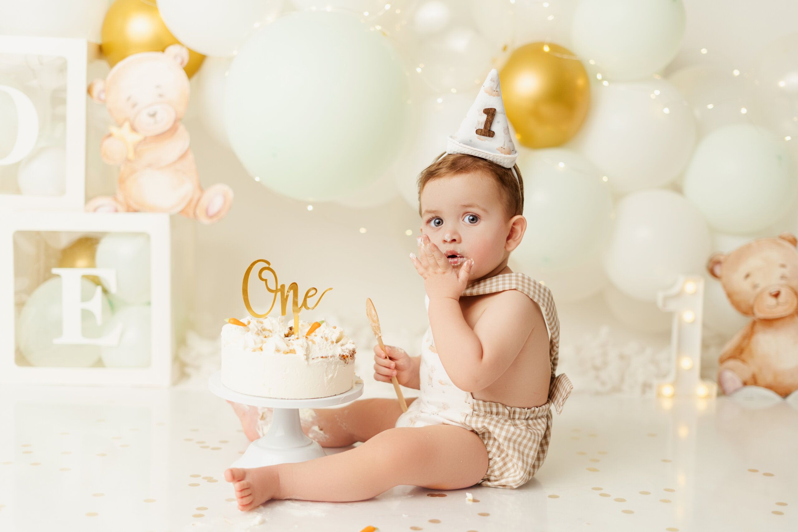 Reportaje de cumpleaños en Granada sesión de bebé en granada fotografia infantil granada reportaje primer añito bebe en granada smashcake en granada cumpleaños en Granada celebración cumpleaños en granada