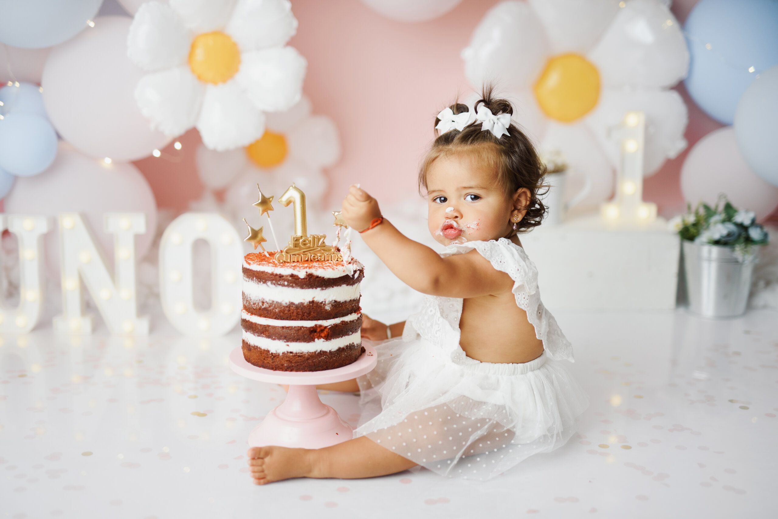 Reportaje de cumpleaños en Granada sesión de bebé en granada fotografia infantil granada reportaje primer añito bebe en granada smashcake en granada cumpleaños en Granada celebración cumpleaños en granada